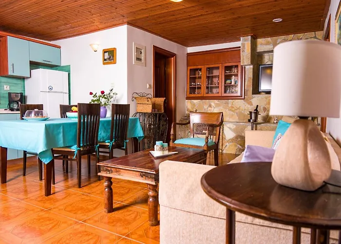 Zoina's House Λεπτοκαρυά